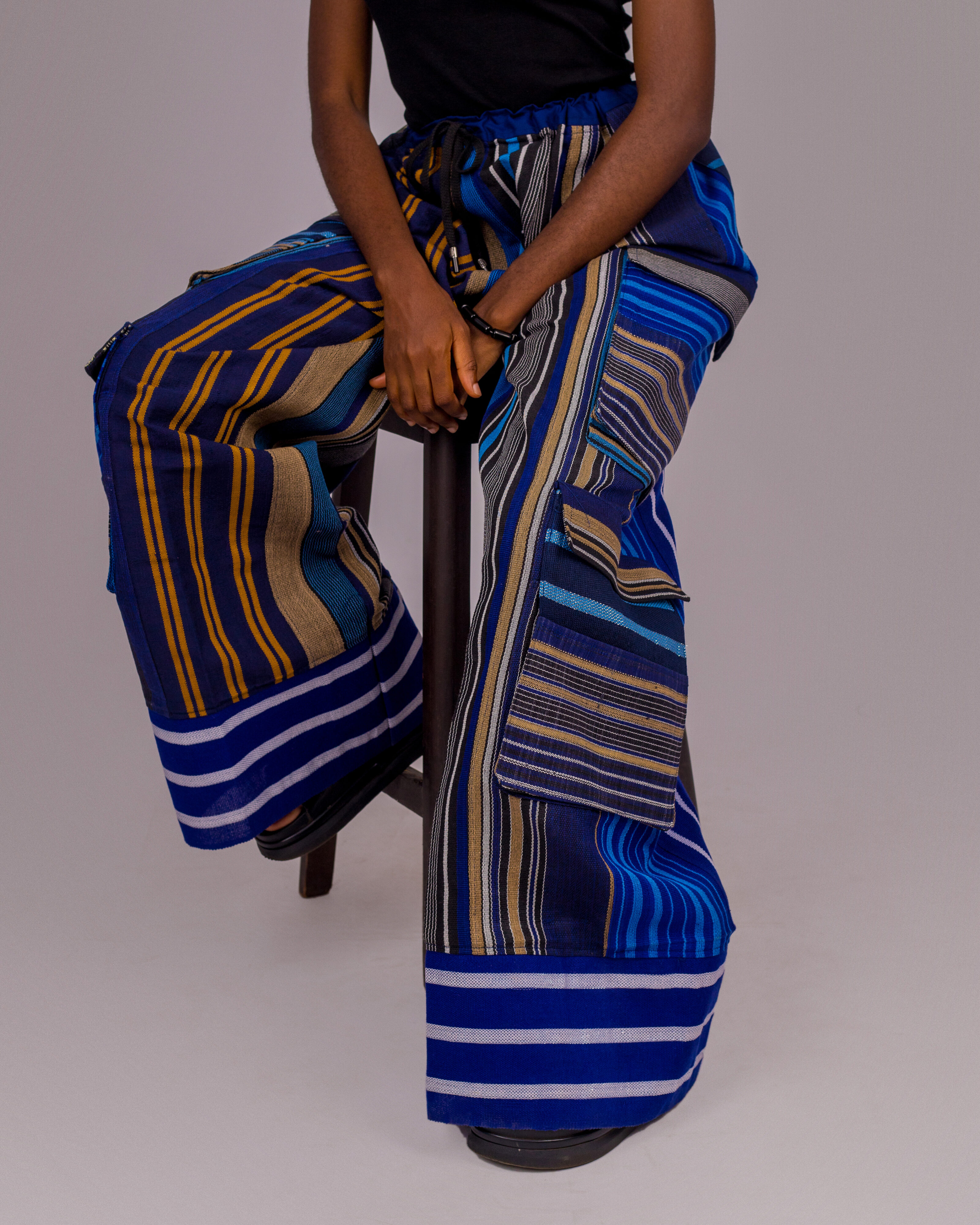 Kẹ̀mbẹ̀ Alápò Mẹ́jọ - Blue