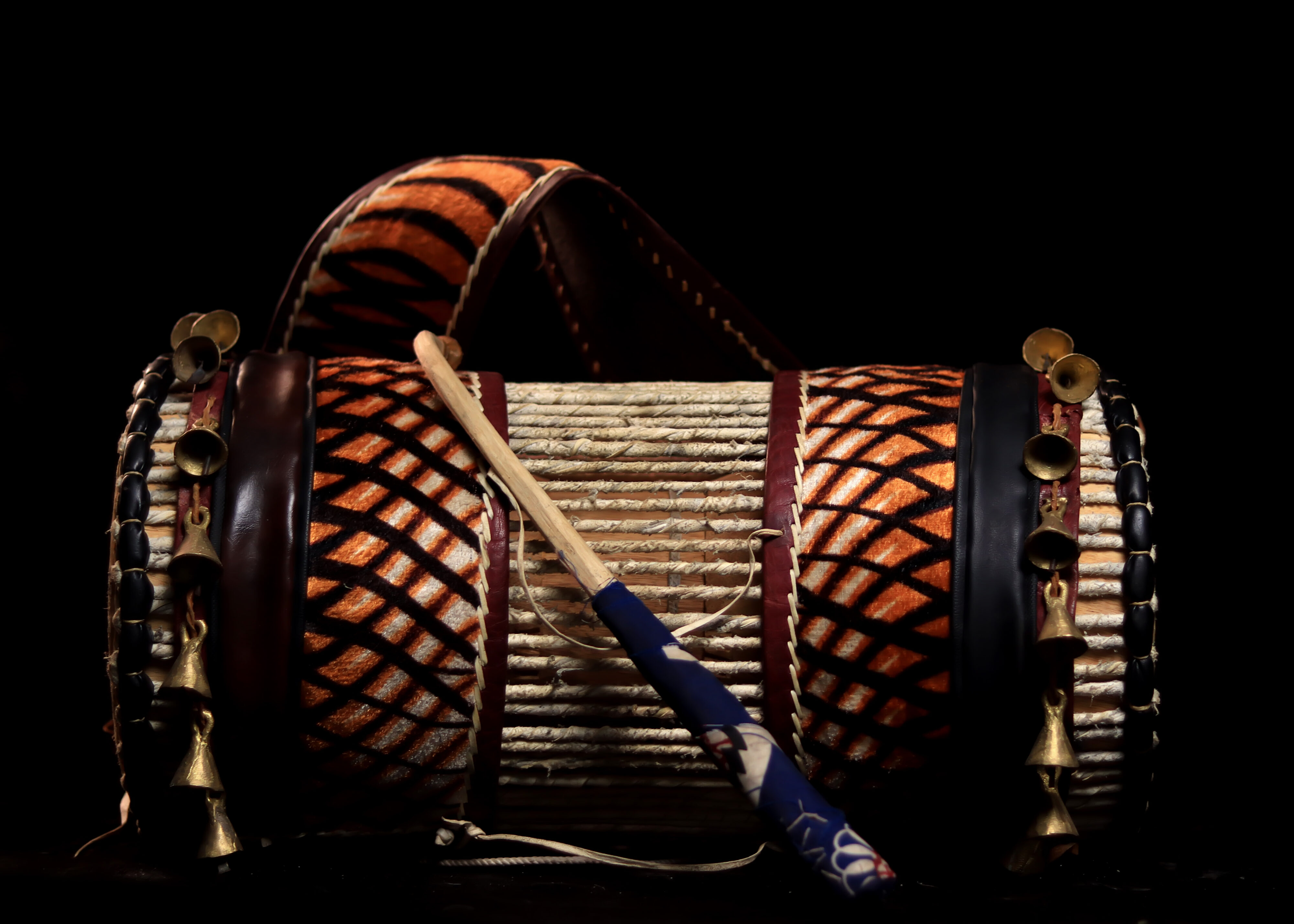Ìyá ìlù dùndún (with saworo idẹ brass bells ) - Image 2
